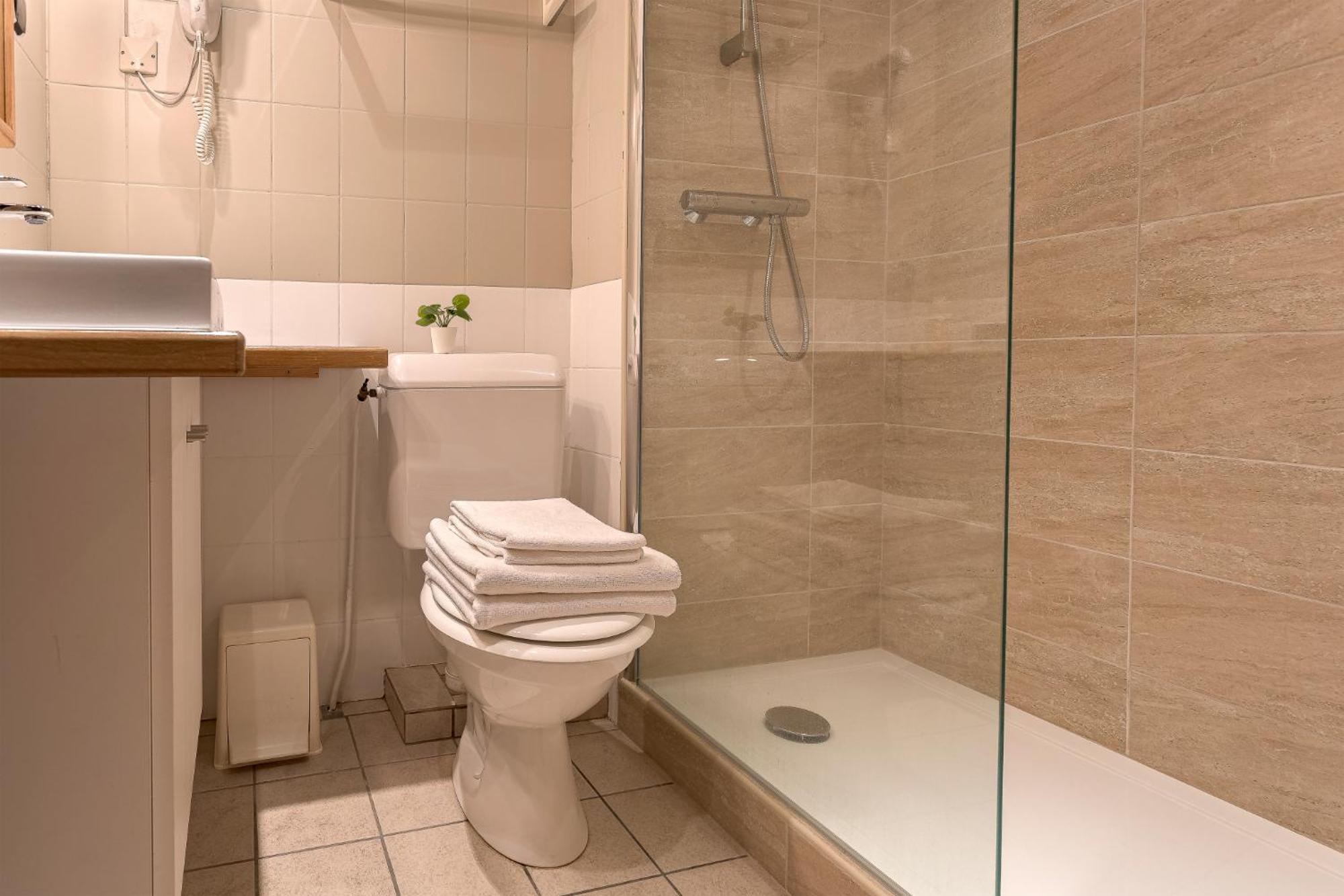 Residence L'Atelier Ennezat Екстериор снимка